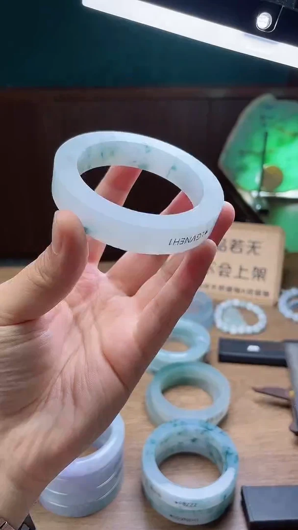 定制翡翠手镯未镶嵌繁*定制