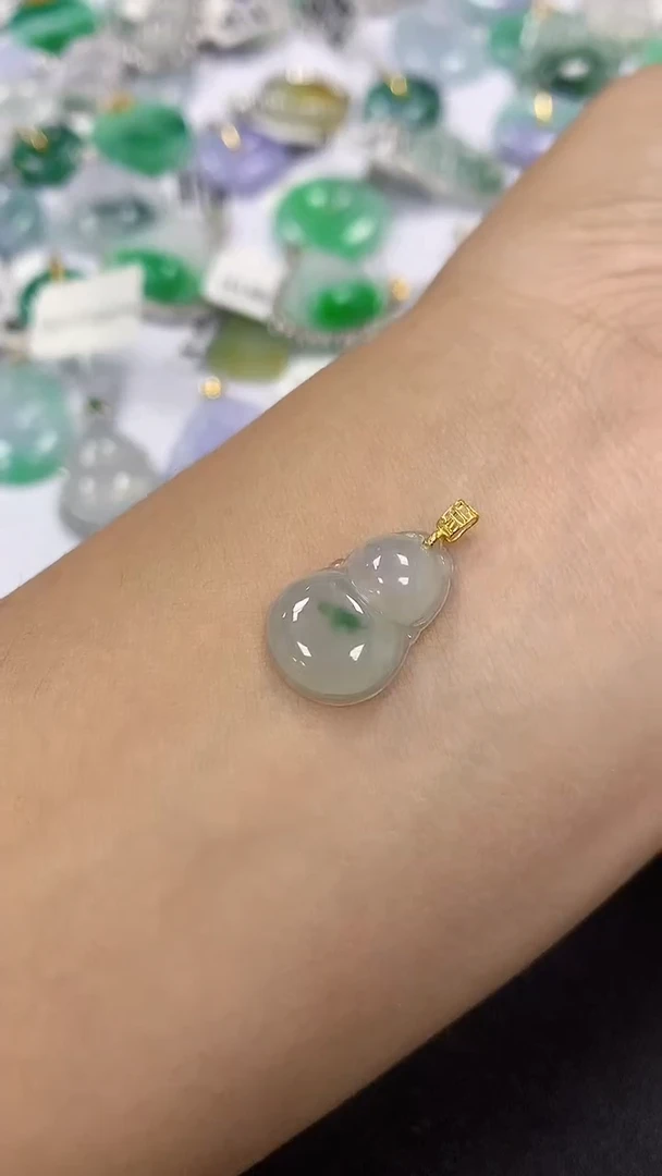 颈饰18K金镶嵌翡翠a货假一赔三支持复检百元上9元证书费自理