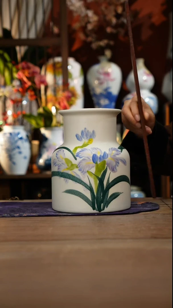 当代景德镇设计师釉下手绘陶瓷花瓶