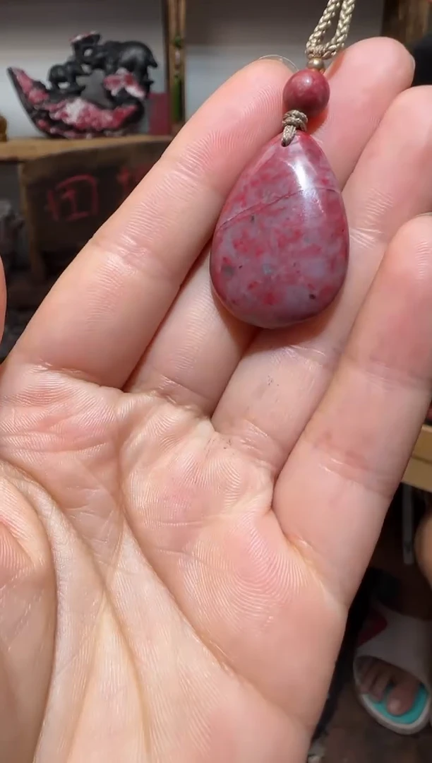 天然辰砂原石吊坠19