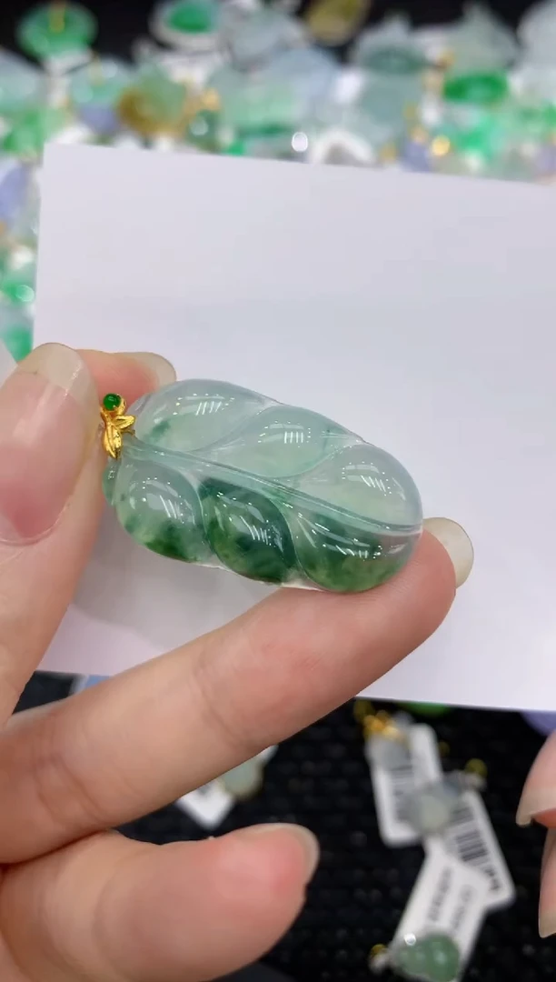 【闪购商品】翡翠颈饰18K金镶嵌8888888888