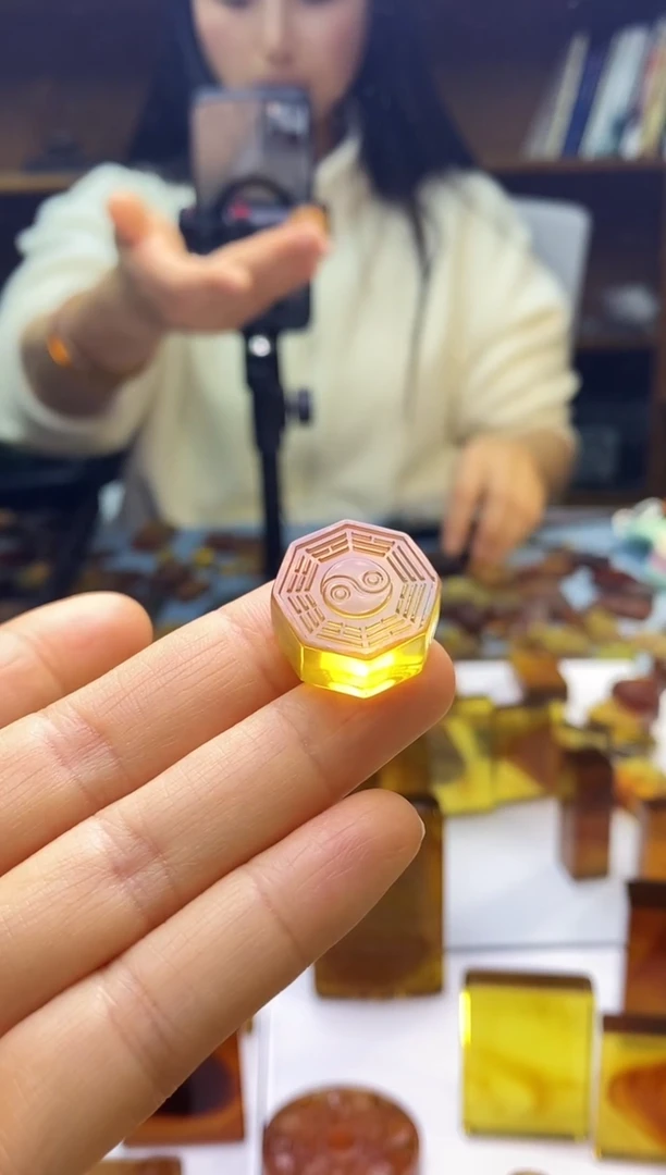 琥珀颈饰未镶嵌螺***辣SN92-170（八卦）