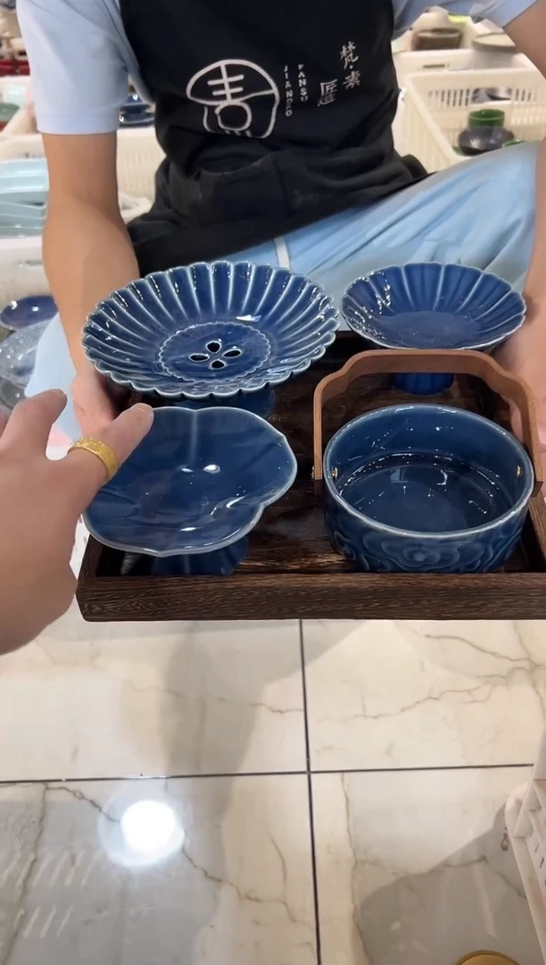 瓷片微瑕商品，介意勿拍 盘