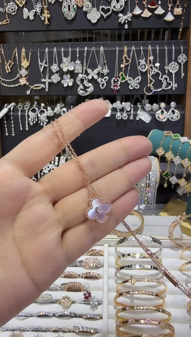 项链18K金镶嵌钻石项链