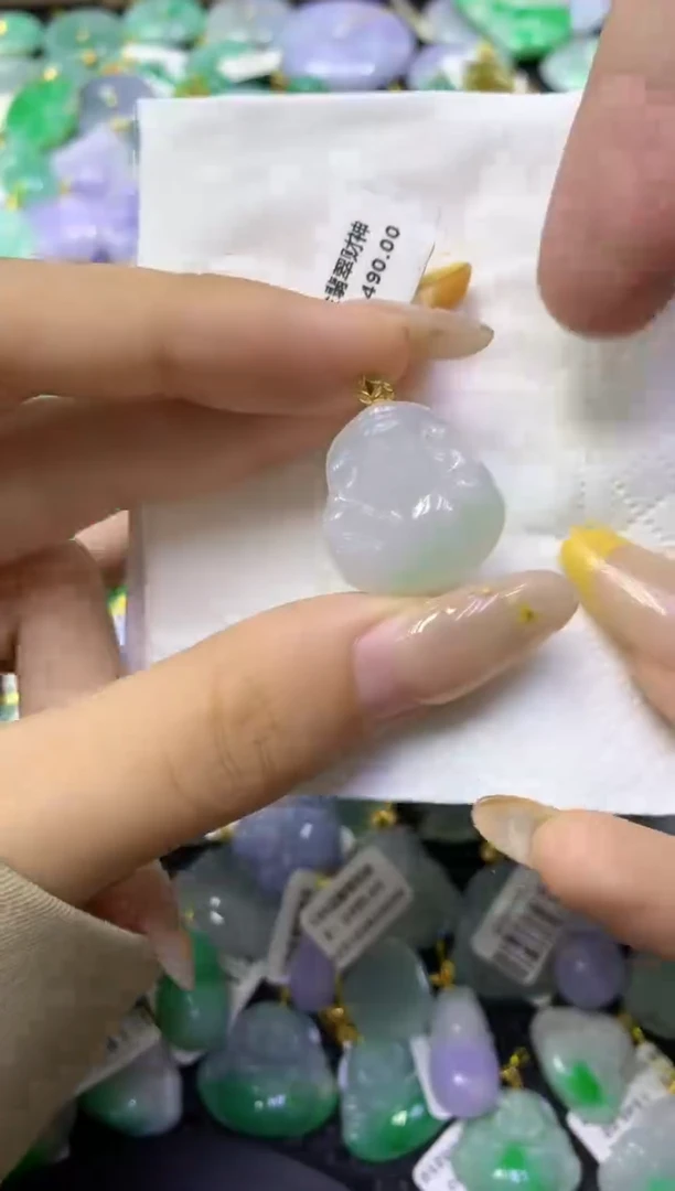 颈饰18K金镶嵌翡翠天然缅甸翡翠A货