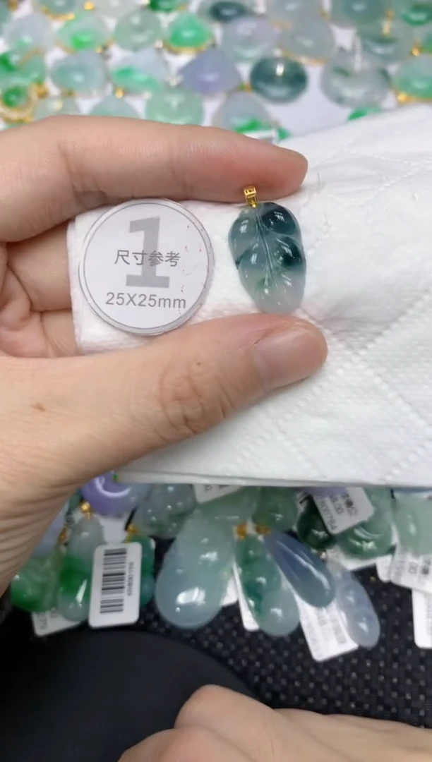颈饰18K金镶嵌翡翠11111111