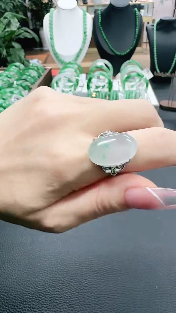 未镶嵌1石英质玉（非洲翠）/0657