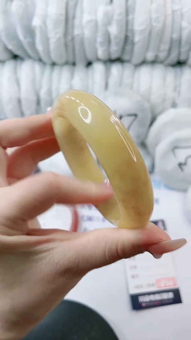 【闪购商品】石英质玉手镯未镶嵌0716291014-多样性发货