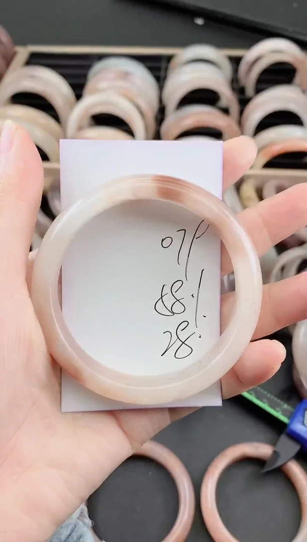 未镶嵌手镯石英质玉079