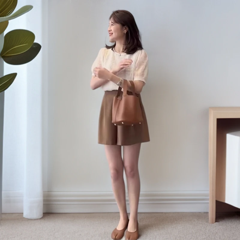 2025夏季气质显瘦茶系穿搭一整套通勤女装轻熟休闲短裤两件套装女
