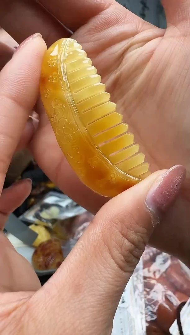 【闪购商品】琥珀裸石未镶嵌挂坠