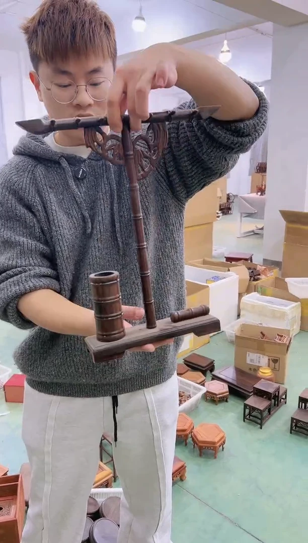 【闪购商品】木瑕疵非洲酸枝木笔架一个