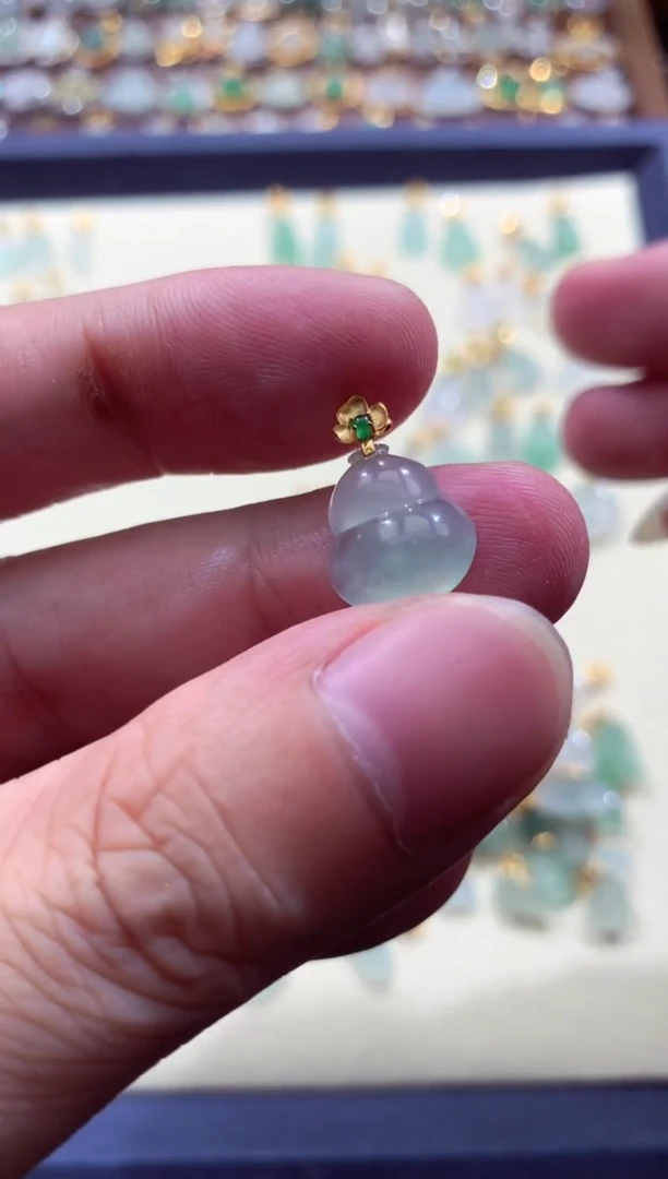 颈饰18K金镶嵌翡翠翡翠