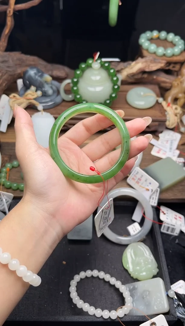 未镶嵌手镯和田玉乌兰海苹果绿 58+圈9001715