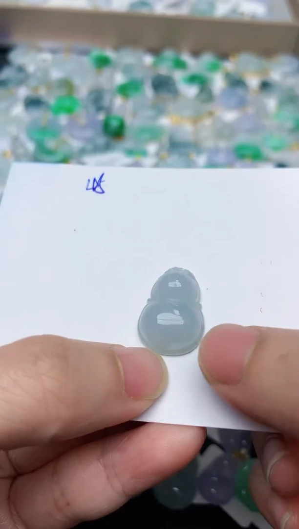 【闪购商品】翡翠颈饰未镶嵌天然翡翠A货