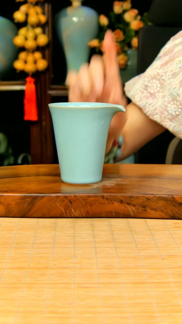 天青色手工鹰嘴公道杯