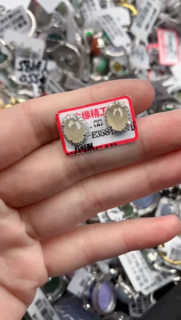 银S925镶嵌戒指翡翠666       5