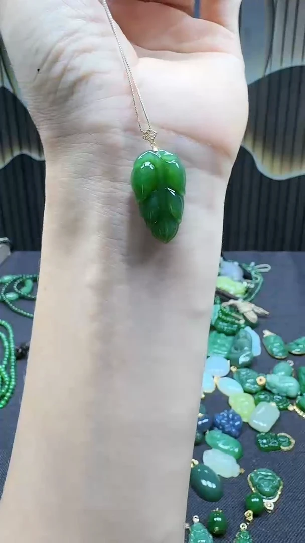 和田玉18K金镶嵌吊坠(不含链)1