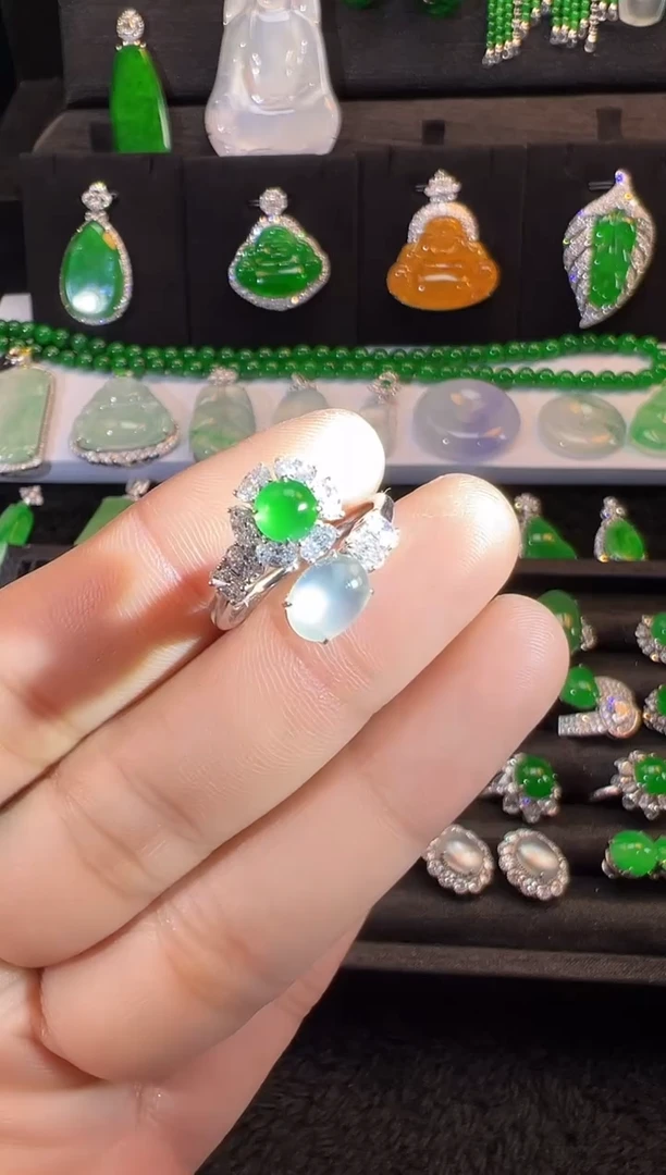 【闪购商品】翡翠戒指18K金镶嵌高冰双蛋面戒指