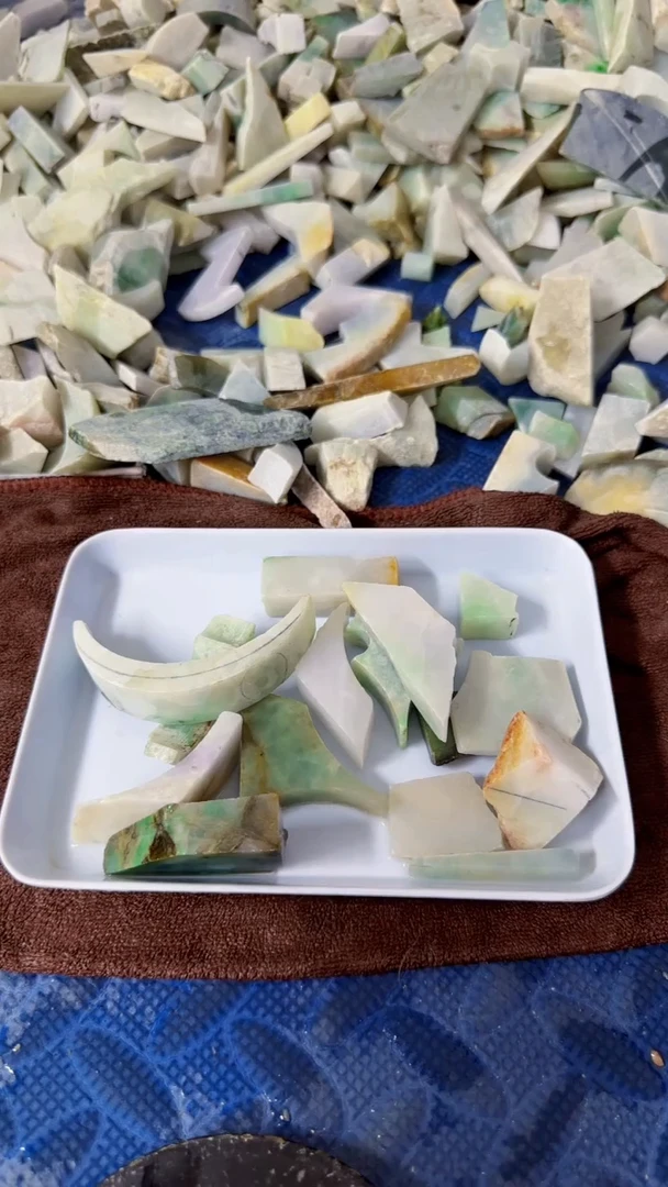 翡翠挂件未镶嵌天然翡翠017