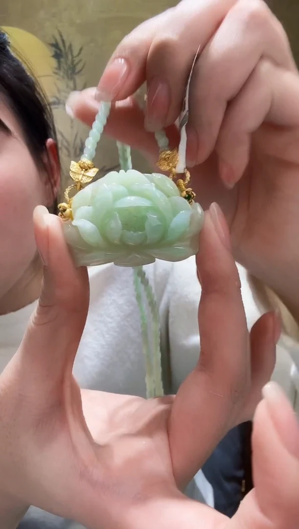 颈饰未镶嵌翡翠吊坠