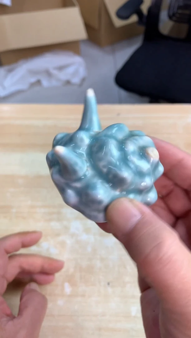 陶瓷默认微瑕，no退no换，介意勿拍 默认