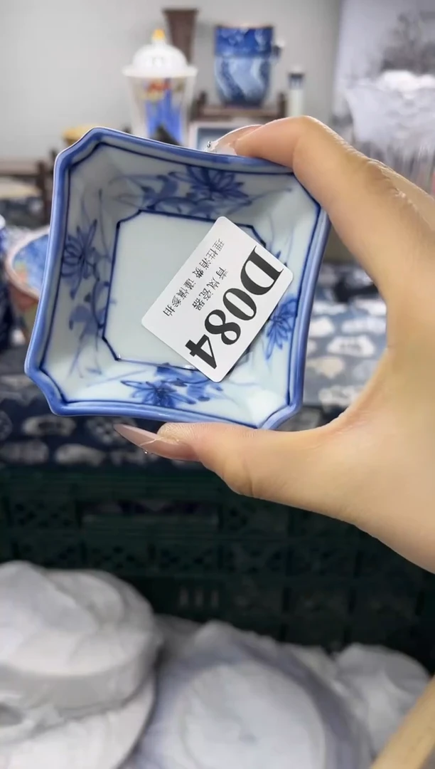 瓷片?****?    D084
