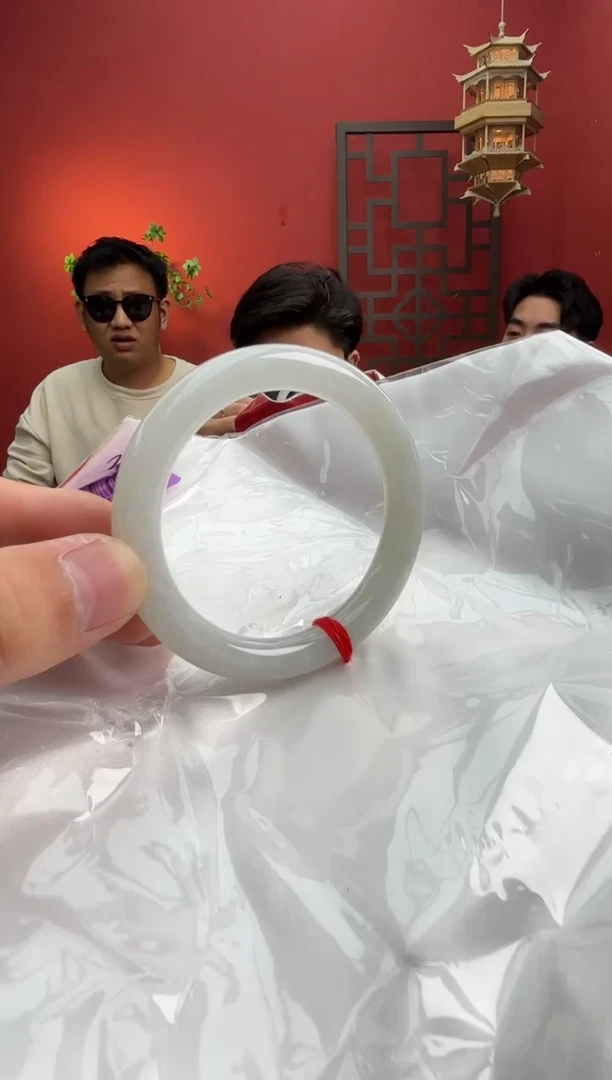 未镶嵌手镯（圆镯）翡翠翡翠手镯15