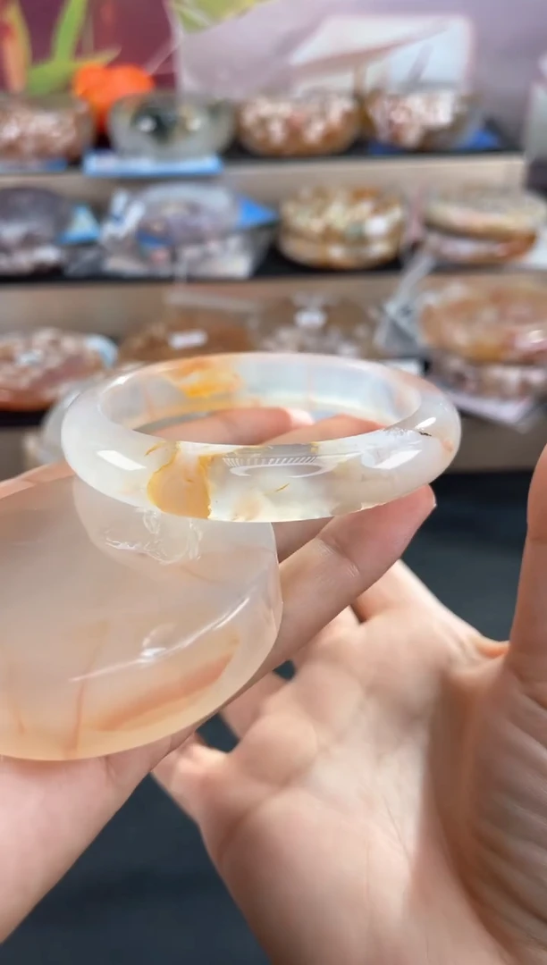 未镶嵌手镯石英质玉60