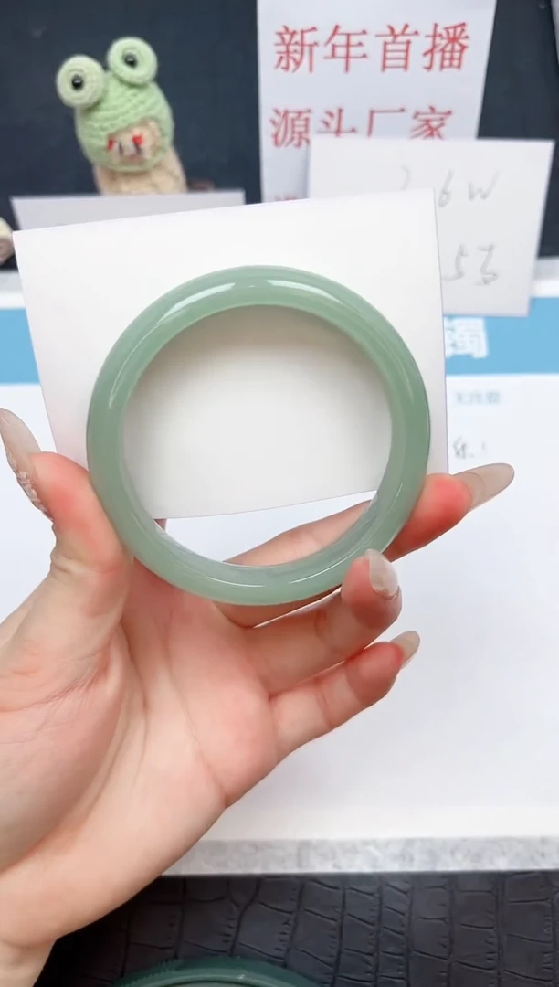 【闪购商品】石英质玉手镯未镶嵌75-59