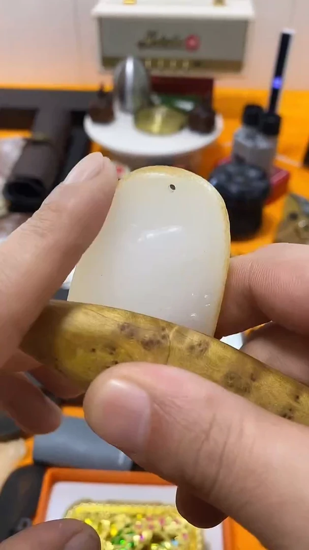 瓷片闪购商品 如图所示