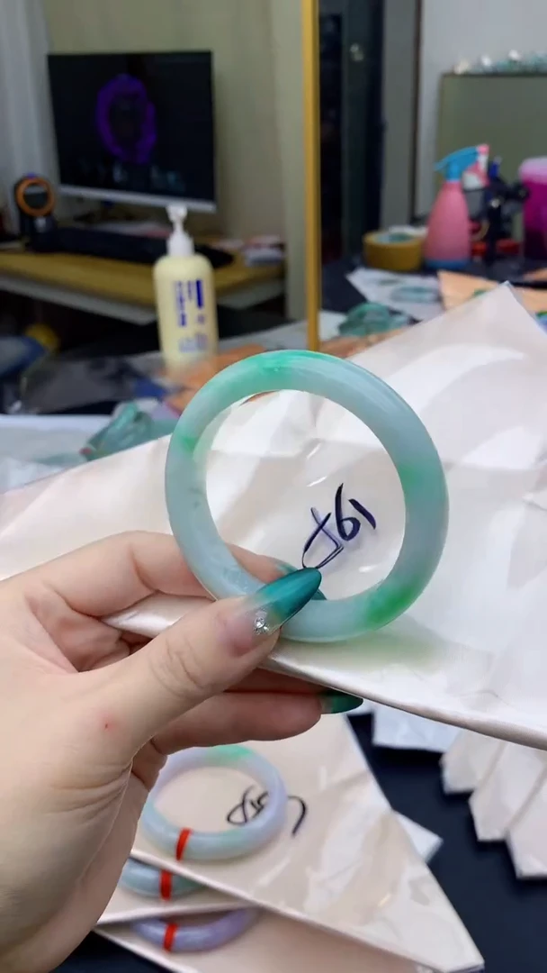 【闪购商品】翡翠手镯未镶嵌0263423553
