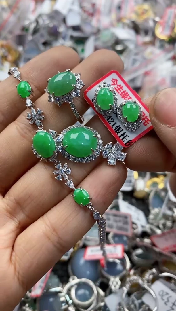 银S925镶嵌戒指翡翠999                9