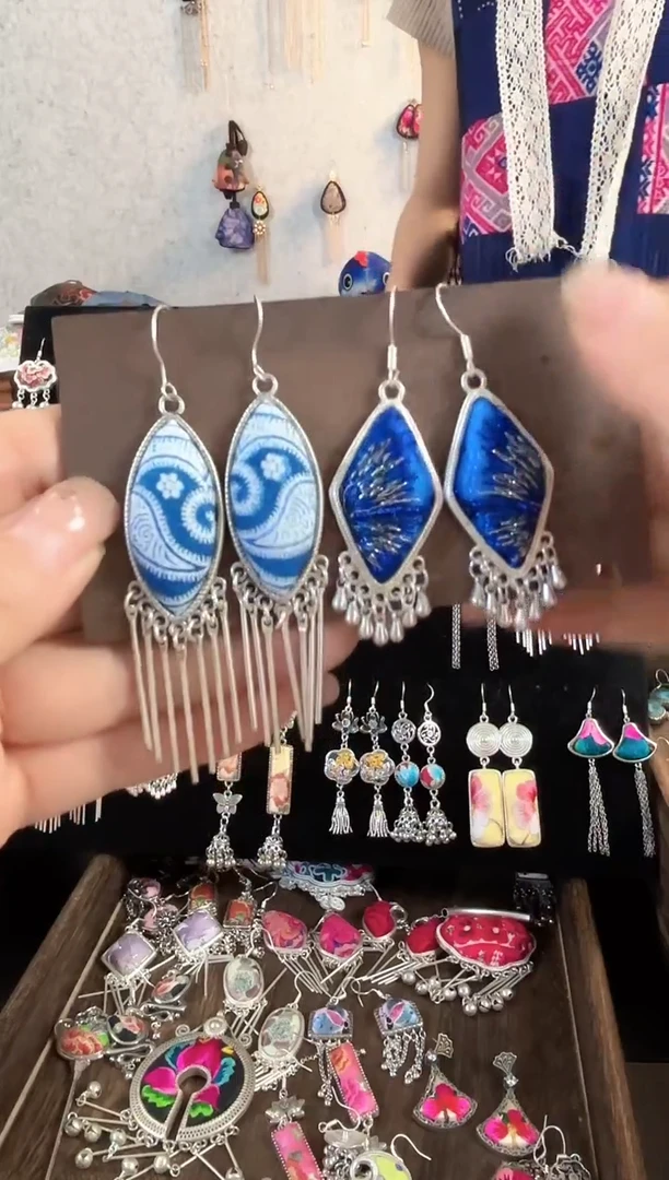 织绣彩云南阁非遗老绣饰品185