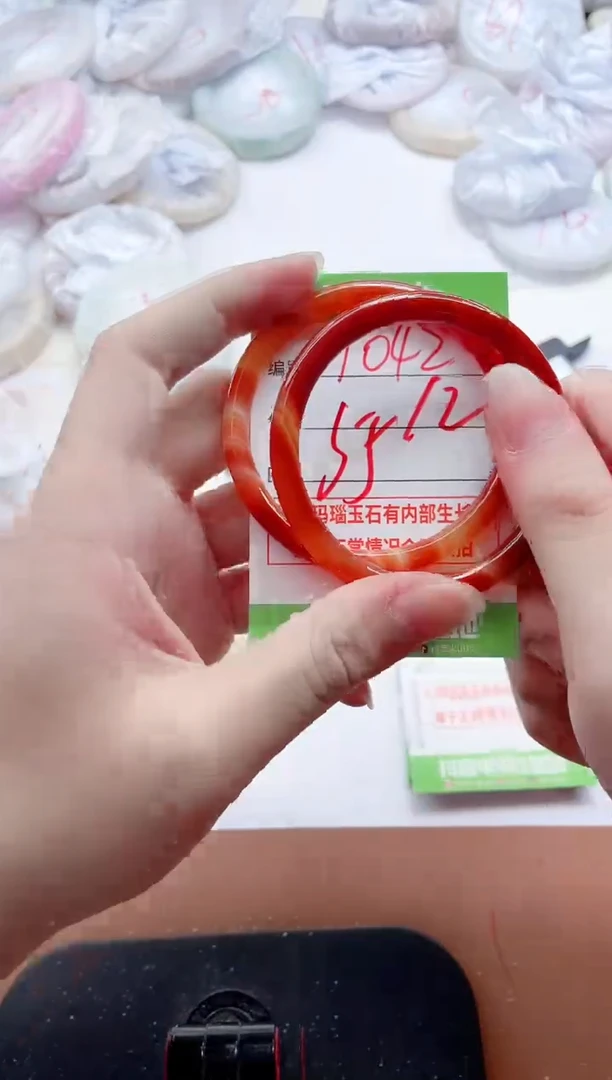 玛瑙/玉髓手镯未镶嵌1042