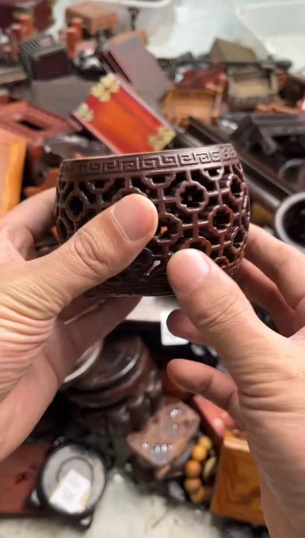 木146红酸枝战鼓底座中号