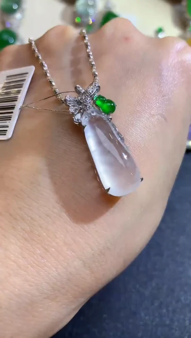 吊坠(不含链)18K金镶嵌翡翠A81