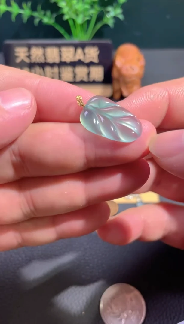 颈饰18K金镶嵌翡翠翡翠