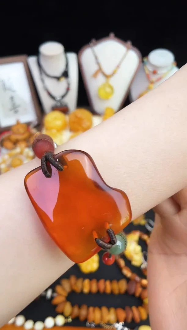 未镶嵌琥珀珠宝奇石柒月