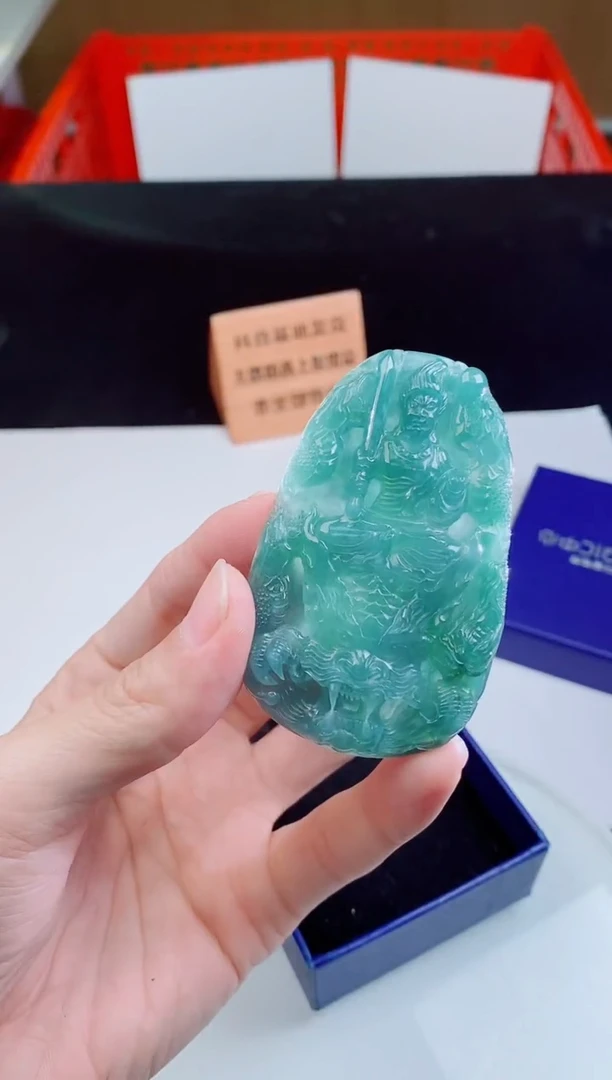 颈饰未镶嵌翡翠 `