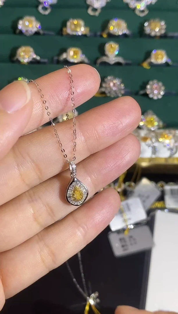 18K金镶嵌项链钻石17