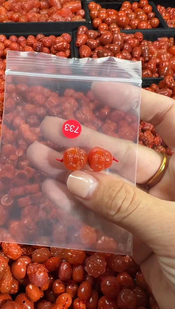 颈饰未镶嵌南红玛瑙1