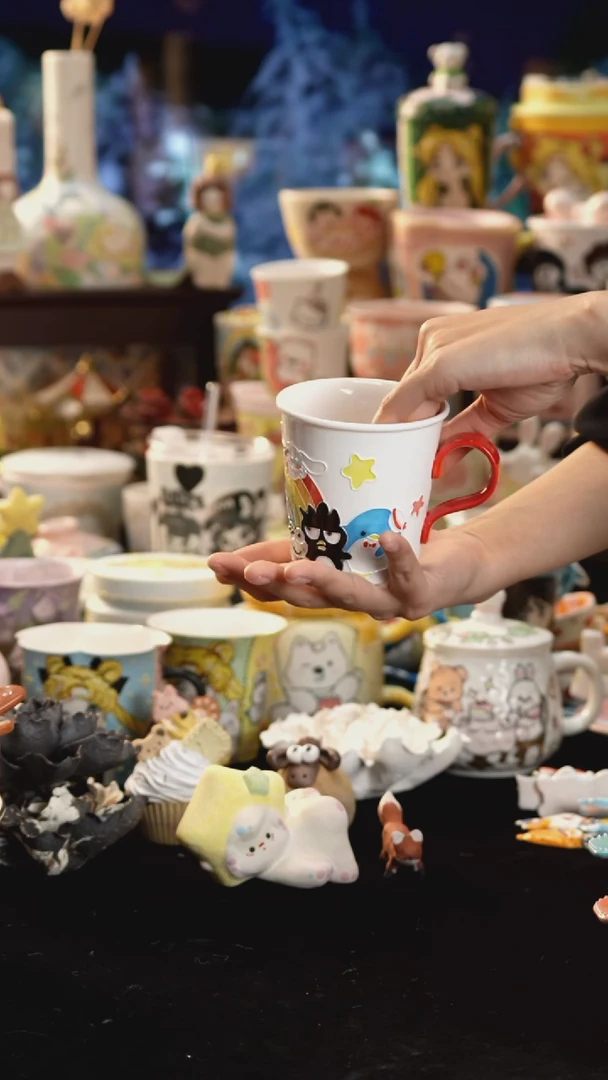 摆件陶景德镇釉下彩手绘设计师款陶瓷