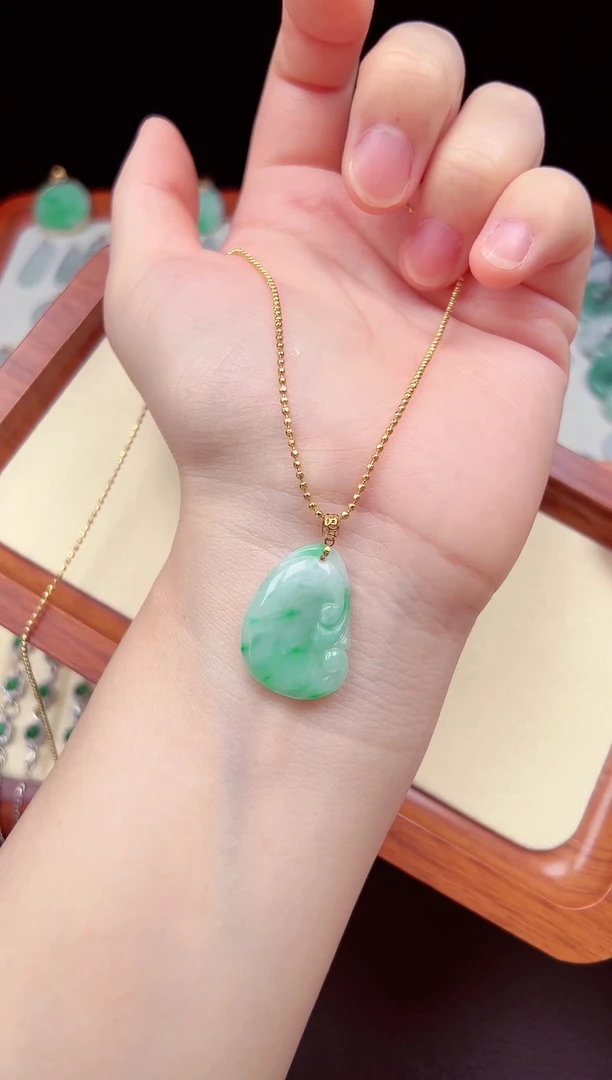 【闪购商品】翡翠颈饰18K金镶嵌如意