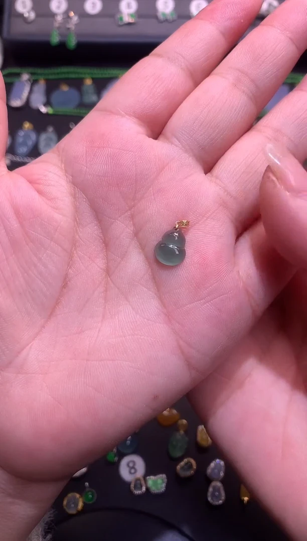 【闪购商品】翡翠吊坠(不含链)18K金镶嵌1