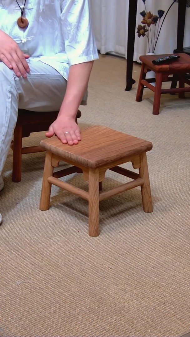 紫檀木类端景台刺猬紫檀富贵凳白胚