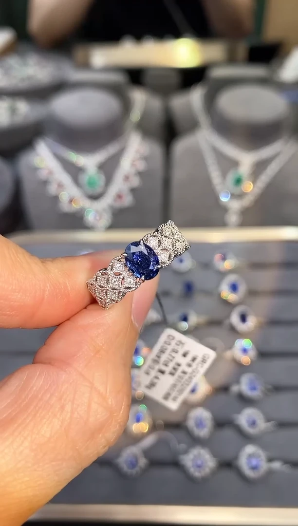 【闪购商品】蓝宝石戒指18K金镶嵌0.77ct