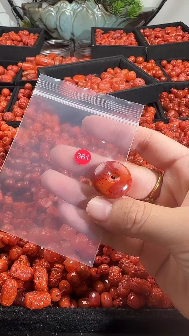 颈饰未镶嵌南红玛瑙1