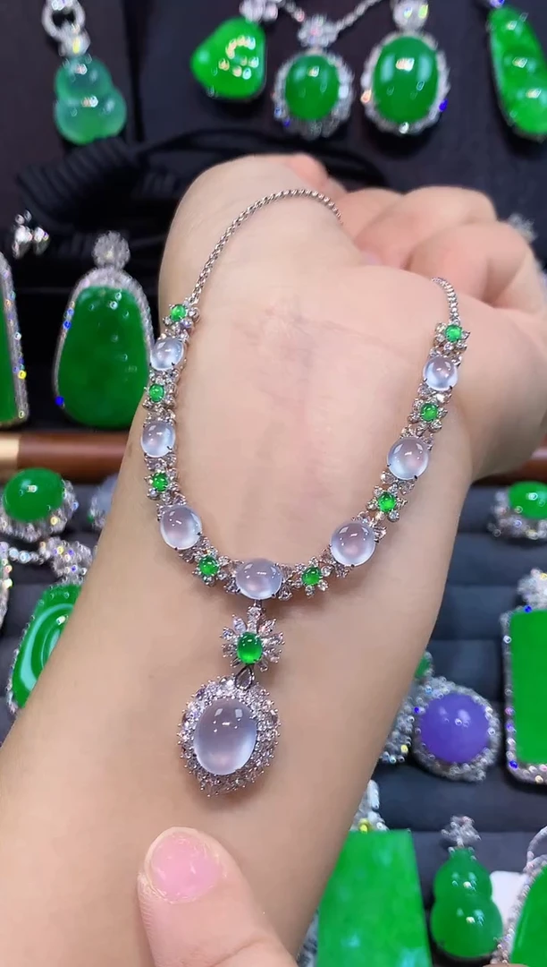 项链18K金镶嵌翡翠套链