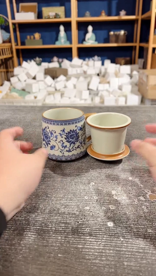 【闪购商品】其他青花缠枝莲办公杯
